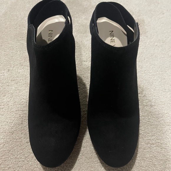 Black 6.5 suede booties Nine West - Picture 1 of 9